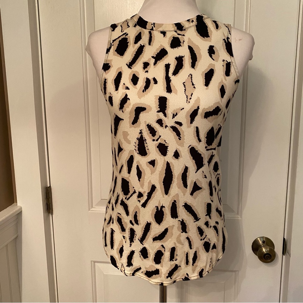 ZARA TOP SLEEVELESS BLOUSE TANK CREAM BLACK ANIMAL PRINT KEYHOLE BUTTON SIZE XS